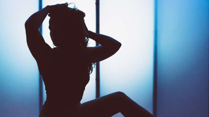  UK Porn Ban "title =" UK Porn Ban "/> </div>
<ul>
<li><strong> Spelevo دوباره در کانون توجه قرار دارد و از کمپین های مخرب وب سایت بزرگسالان پشتیبانی می کند. </strong></li>
<li><strong> کمپین های فعلی سعی دارند بارهای Qbot و Ursnif را بر روی قربانی حمایت کنند. </strong></li>
<li><strong> به مردم توصیه می شود که مراقب باشید ، از ابزارهای محافظت در وب استفاده کنید و هرگز مجری را بارگیری نکنید. </strong></li>
</ul>
<p> همانطور که محققان Malwarebytes گزارش دادند ، کمپین جدیدی مبتنی بر کیت استثماری "Spelevo" وجود دارد ، و بر محبوبیت شرط بندی می کند. وب سایت های بزرگسالان برای گسترش بدافزارها بطور خاص ، Spelevo بازیگران مخرب را قادر می سازد تا کمپین های مخرب از سیستم عامل های مستهجن پورنوگرافی مرتبه 2 را تنظیم کنند ، بازدیدکنندگان را به سمت سیستم عامل های فیشینگ و دامنه های رها سازی بدافزار هدایت کنند. کمپین های فعلی با استفاده از بارهای Ursnif و Qbot Ursnif قدرتمند است. Trojan Banking که هنوز می تواند اعتبارهای لازم را برای ورود قربانیان به دستگاه سازشده وارد کند. </p>
<figure id=