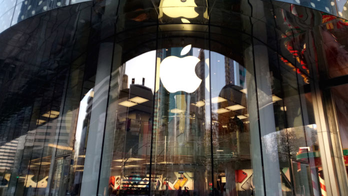  فروشگاه سیب چین "عنوان =" فروشگاه سیب چین "/> </div>
<ul>
<li><strong> اپل اعلام کرد که انتظار دارند ارقام سودشان در این سه ماه سقوط کند و احتمالاً حتی بعدی. [جدیدترینحوادثدرچیناستوبهزودیانتظارکمبودمحصولرادارد</span></strong>
</li>
<li><strong> بنا به گزارش ها ، آیفون 9 / SE2 هنوز هم در ماه مارس ، بدون تاخیر و تغییر در برنامه ، به بازار عرضه خواهد شد. </strong></li>
</ul>
<p> اپل احساسات عواقب اخیر و هنوز در جریان است شیوع COV-19 (Coronavirus) که شركت تولیدی چینی را فلج كرده است.در بیانیه مطبوعاتی اخیر با هدف به روزرسانی سرمایه گذاران از چشم انداز این شركت ، آنها مجبور شدند تجدید ارزیابی های قبلی را دوباره بررسی كنند. ابتدا اعتراف می كنند كه عرضه جهانی آیفون ها محدود است. در نتیجه ، درآمد سازنده این فناوری رنج می برد ، ثانیا ، تقاضا برای آیفون های جدید در چین کاهش یافته است ، زیرا مردم اکنون روی چیزهای مهم تر تمرکز می کنند و همچنین ترجیح می دهند به جای این در خانه بمانند. </p>
<p> از آنجا که هیچ راهی برای گفتن این ویروس تحت کنترل وجود ندارد ، پیش بینی طول و بزرگی اختلال در تجارت که اپل با آن روبرو است ، غیرممکن است. اعتماد بیش از حد این شرکت آمریکایی به چین اکنون یک خار خارق العاده را به خطر می اندازد. اولین علائم این امر را می توان در قیمت سهم آنها مشاهده کرد و اعتماد سرمایه گذار را به هم زد. در آلمان ، اپل پس از مدت ها افت قیمت سهم را تجربه کرد. در ایالات متحده ، قیمت به دنبال یک روند تثبیت ، در حالی که قبلاً به سمت بالا حرکت می کرد. </p>
<p> مدیر عامل اپل ، تیم کوک ، تصمیم گرفت که به تیم های داخلی نیز مراجعه کند ، زیرا پرونده COV-19 موضوعی است که همه و همه را تحت تأثیر قرار می دهد. در شرکت. در یادداشتی که با آنها به اشتراک گذاشته شد ، رئیس اپل فاش کرد که بازگشت به عملیات عادی کندتر از آنچه در ابتدا پیش بینی شده اند اتفاق می افتد. وی از همه افراد جامعه کارمندی که در مدیریت پاسخ شرکت به شیوع کروناویروس به ویژه کسانی که در خط مقدم چین شرکت می کنند ، تشکر کرد. علاوه بر این ، وی تأکید کرد که اولویت اپل حفظ سلامت و ایمنی کارکنان ، شرکای زنجیره تأمین و مشتریان است. </p>
<p> و در مورد آیفون SE2 (با نام "iPhone 9") که مردم مشتاقانه منتظر بودند ، منابع ناشناس می گویند. این رویداد برای معرفی دستگاه جدید به بازار تا 31 مارس ، 2020 برنامه ریزی شده است. همین منابع تصور می کنند تاریخ عرضه واقعی در تاریخ 3 آوریل سال 2020 خواهد بود ، که معمولاً تاریخ "چند روز پس از ارائه" است. </p>
<p> ما هنوز نمی دانیم که آیا اپل قصد دارد کالاهای دیگری را در طول آن رویداد ارائه دهد ، اما بدون شک SE2 قصد دارد تا کانون توجه را به سرقت ببرد. با توجه به قیمت گذاری دستگاه جدید ، کارشناسان بازار آن را 399 دلار تخمین می زنند ، تخمینی براساس فرمول قیمت گذاری شده اپل. </p>
</div>
</pre>
<p><a href=