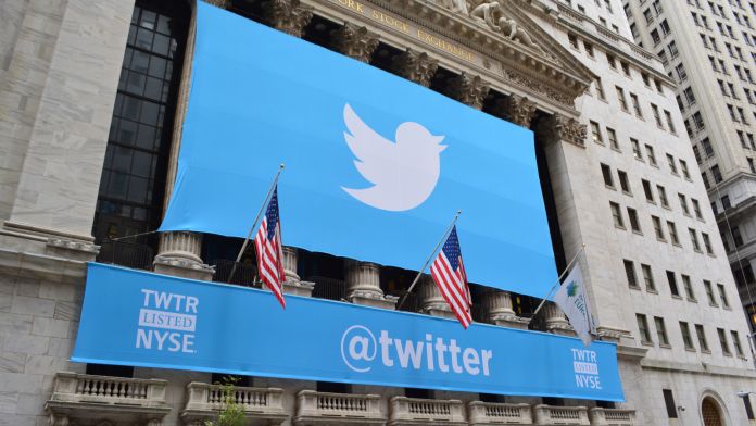 twitter "title =" twitter "/> </div>
<ul>
<li><strong> توییتر پس از اطلاع از همه افرادی که بازیگران تحت حمایت دولت سعی در سوءاستفاده از API خود دارند از صفحه اصلی خود عذرخواهی می کند. </strong></li>
<li><strong> </strong></li>
<li><strong> تاریخ این حملات تقریباً همزمان با زمانی است که یک محقق پتانسیل سوءاستفاده از API توییتر را کشف کرد. </strong></li>
</ul>
<p> توییتر <a href=