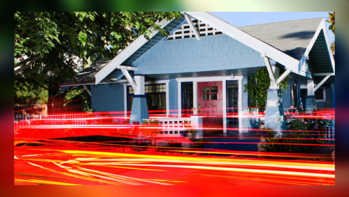  خانه در عجله "عنوان =" خانه در عجله "/> </div>
<p> یک نمایش جدید با عنوان HGTV وجود دارد و آن را خانه ای در عجله می نامیم. ما می خواهیم خانه را با عجله آنلاین تماشا کنیم. ما فکر می کنیم زمان آن رسیده که شما هم چنین کاری را انجام دهید. </p>
<p> خانه در عجله نمایش شایان ستایش است که زوج هایی را که در عجله هستند برای پیدا کردن خانه رویایی خود نشان می دهند ، زیرا تحت فشار قرار می گیرند که یک چیز یا چیز دیگری را پیدا کنند. مکان جدید را در زمان ضبط ، و در اسرع وقت جابجایی کنید. </p>
<p> چه برای شغل باشد و چه نوع دیگری از فرصت ، این زوج ها باید تا آنجا که ممکن است خانه های زیادی را ببینند و مکان خواب را پیدا کنند. در حال حاضر از نمایشگاه ، ما یک زن و شوهر جوان در حال حرکت از کالیفرنیا به تگزاس برای فرار از یک وام بزرگ و به دست آوردن استقلال مالی بیشتر. </p>
<h3> چه موقع و کجا خانه را با عجله تماشا کنید؟ <strong> یکشنبه </strong> ، <strong> 22 مارس </strong> ، و شما باید سریال های جدید را در <strong> 9 PM </strong>. از آنجا که این HGTV است که ما در مورد آن صحبت می کنیم ، شما مجبور خواهید شد که دوباره به تماشای مجدد مجدد بپردازید. </p>
<h3> چگونه می توانم خانه را با عجله زندگی کنم با عجله؟ </h3>
<p> اگر وقت زیادی را در اینترنت می گذرانید و بارها و بارهای زیادی از مطالب را تماشا می کنید ، با خواندن اخبار و گپ زدن با دوستان و همکاران خود ، مطمئناً حداقل یک بار فکر می کنید که اگر می توانستید روزانه تلویزیون را از طریق اینترنت تماشا کنید ، چقدر شگفت آور خواهد بود. این آزادی را برای ما فراهم می کند که بتوانیم به هر کجا که بخواهیم سفر کنیم و همچنان با برنامه های مورد علاقه ، ورزش ، رویدادها و هر چیز دیگری که در تلویزیون تماشا می کنیم ، همگام باشید. یکی از بهترین سیستم عامل های شما برای مشاهده House in a Hurry on ، Hulu است که یک سرویس بسته نرم افزاری جالب و منحصر به فرد برای ارائه دارد. در این بسته نرم افزاری یک تن کانال وجود دارد و با اضافه کردن برخی از بسته های کانال اضافی موجود یا شبکه های پریمیوم می توانید حتی بیشتر دریافت کنید. آزمایش آزمایشی رایگان 7 روزه خود را در حال حاضر Hulu آغاز کنید! </p>
<p> همچنین اشتراک های دیگری در برنامه تلویزیون زنده Hulu وجود دارد ، مانند این واقعیت که همه مشترکین می توانند از همه آنچه در دسترس تقاضا در Hulu است لذت ببرند. همچنین ، Hulu تقریباً در مورد هر دستگاهی که در خانه دارید ، از جمله تلفن های همراه و تبلت های iOS و اندرویدی ، Apple TV ، Android TV ، Fire TV ، Chromecast ، Roku ، PS4 و موارد دیگر کار می کند. (<strong> توجه داشته باشید </strong>: <em> Hulu فقط در ایالات متحده کار می کند ، بنابراین اگر می خواهید هنگام مسافرت به خارج از کشور هر یک از مطالب را تماشا کنید ، به یک <a title=